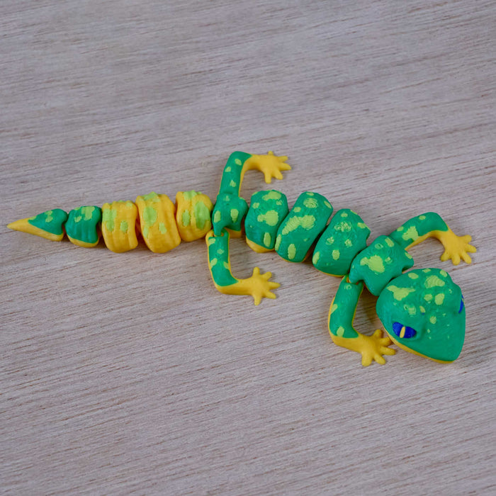 Palm Fidget Emerald Gecko