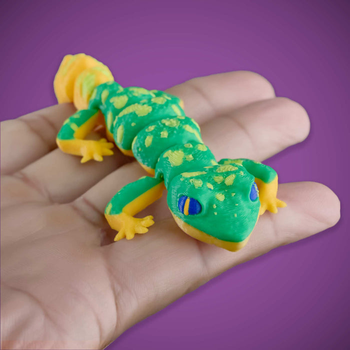 Palm Fidget Emerald Gecko